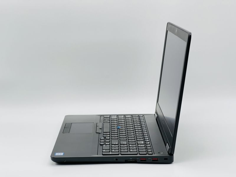 Dell Precision 3510 / i7-6820HQ / Intel HD Graphics 530 / 240 GB / 8 GB / 15 / TN / 1366x768 SH2312195 фото від Pixel